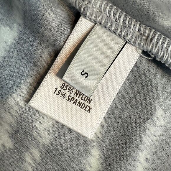 St. John Zebra Stripe Stretchy Turtleneck S - Picture 5 of 9